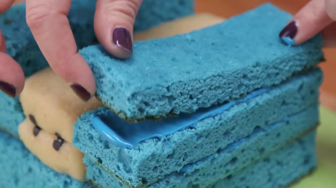 一块一块拼出来的蛋糕,没想到切开后,太惊喜了!