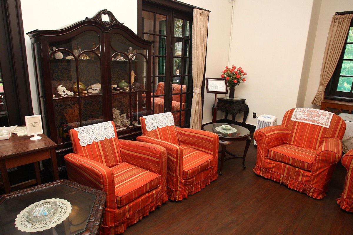 如何设置科学的写作选题，提高中学生的情感表达能力？