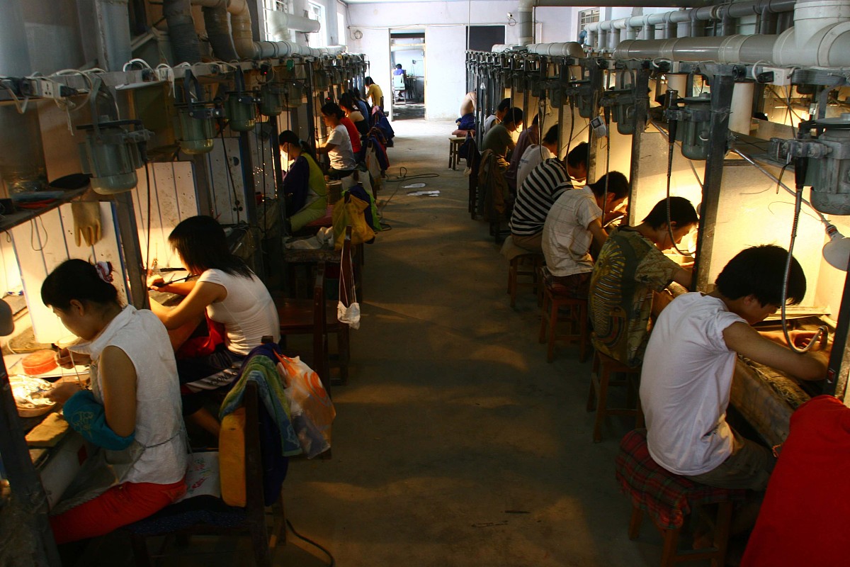 阜新媒体曝光求助热线电话是多少？ 要求：创建一篇500至1000字的解决方案