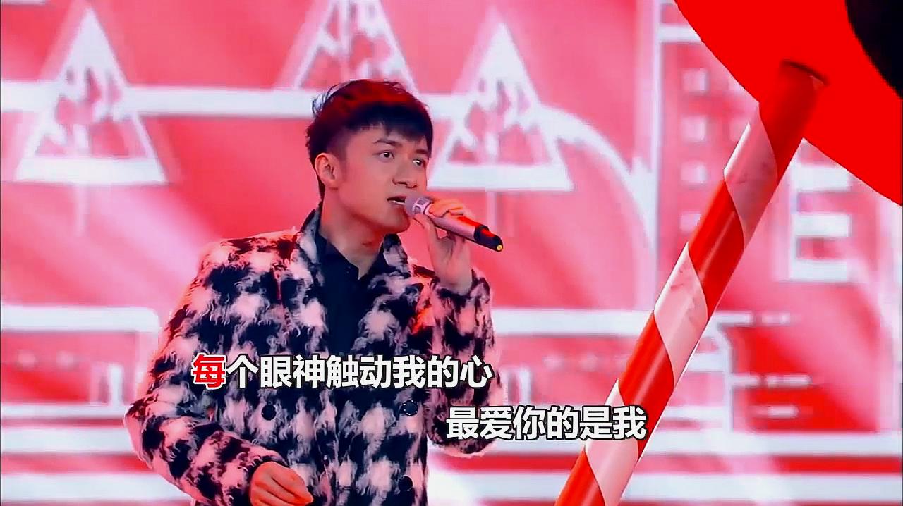 [图]古巨基现场演唱《情歌王》,经典歌曲大串烧,一定有你熟悉的