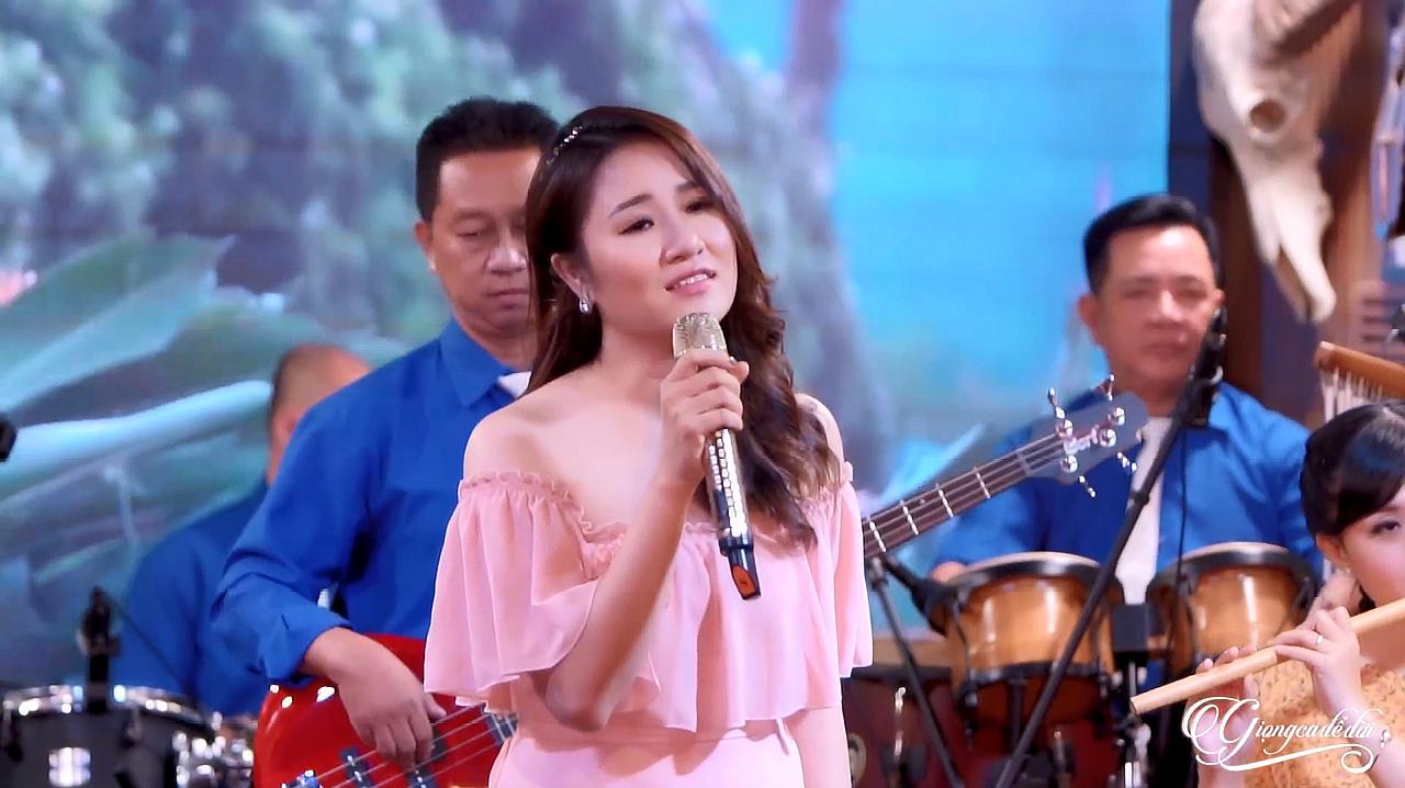 [图]好听越南歌曲Chuyen Tinh Hoa Muong Bien - Le Thu Uye