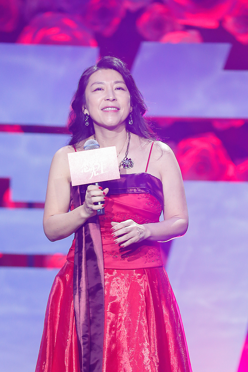 请不少于800汉字的博客文章语言要幽默风趣。主题是：霸道总裁的偶像剧电视剧大全推荐5部经典霸道总裁剧