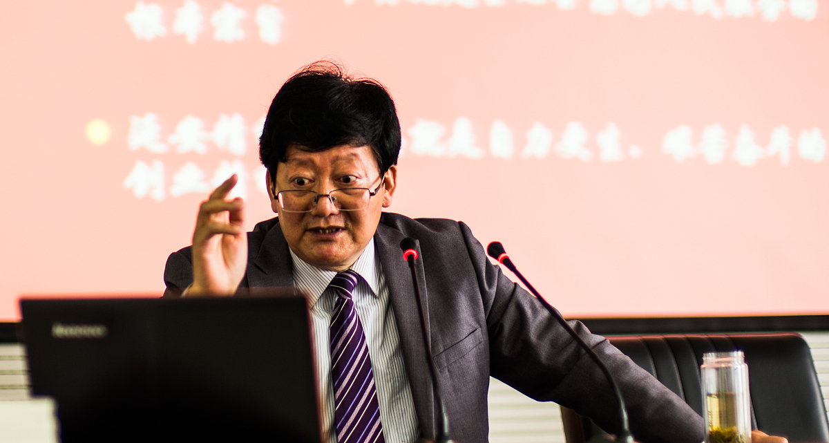 ***_***2017年10月19日,延安干部学院兼职教授安振华.