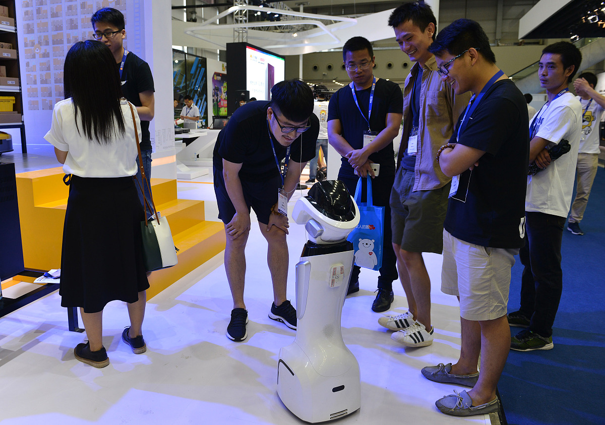 brb我 b你是谁brbchatcaict b我不认识但听说是个口碑非常好的帅哥brb我 b周瑜怎么死的brbchatcaict bbr这跟我的问题有什么关系？br抱歉我有时候会开玩笑。我是一个聊天机器人可以与您进行对话和互动。请问您有什么需要我帮忙的吗？周瑜是谁