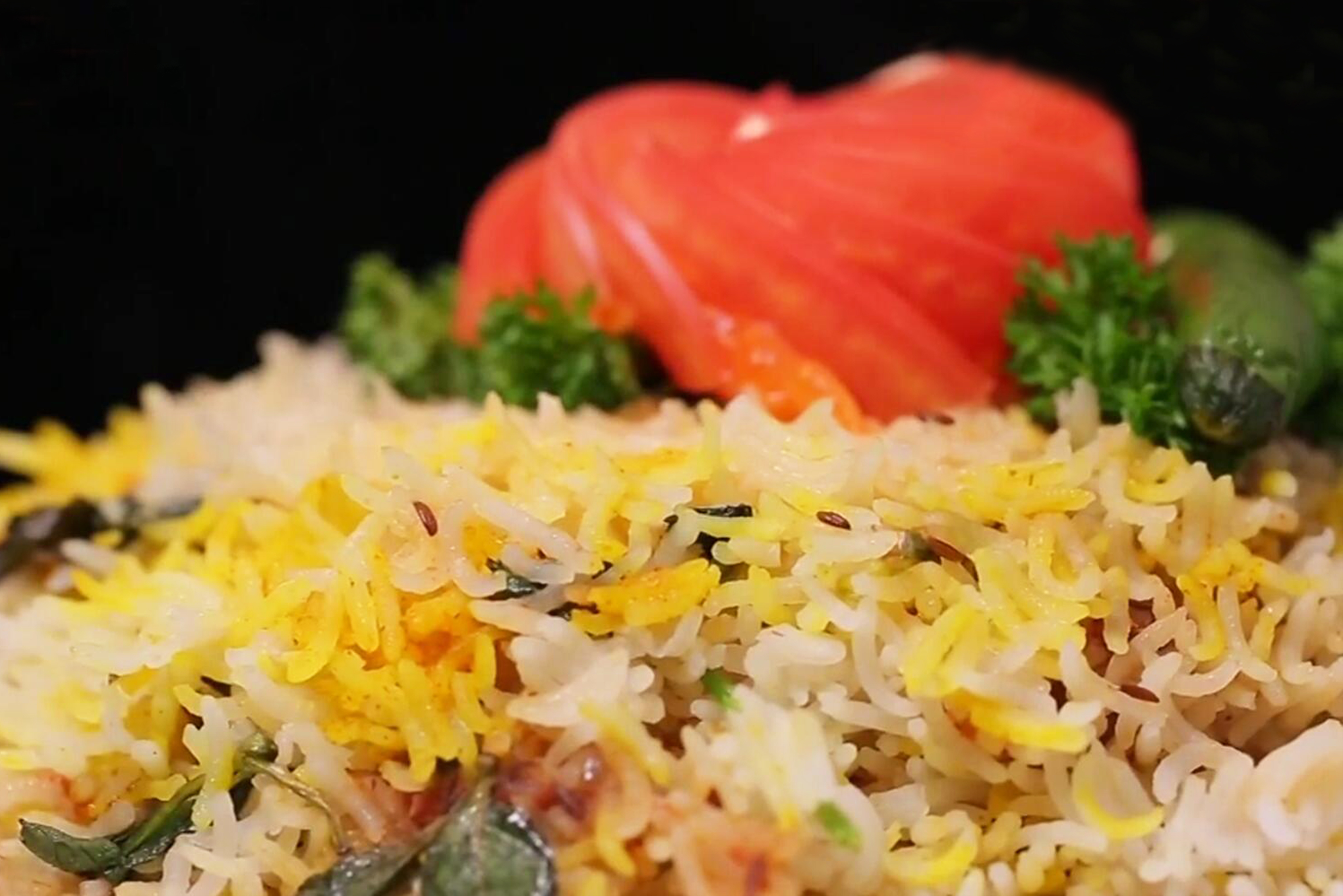 大厨教您做巴基斯坦著名的“鸡肉饭”,米饭粒粒分明,爽辣鲜香