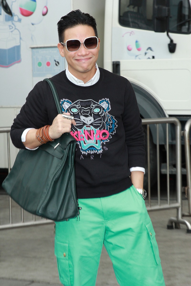 男友不玩手机，只顾着我！他真的太在乎我了吧！