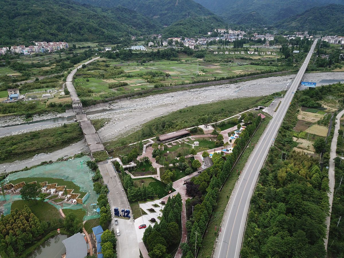 512÷5约等于多少