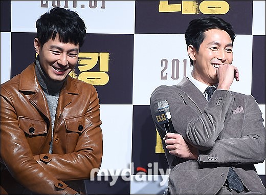 2016年12月15日,韩国首尔,明星出席电影《the king》新闻发布会.***_*