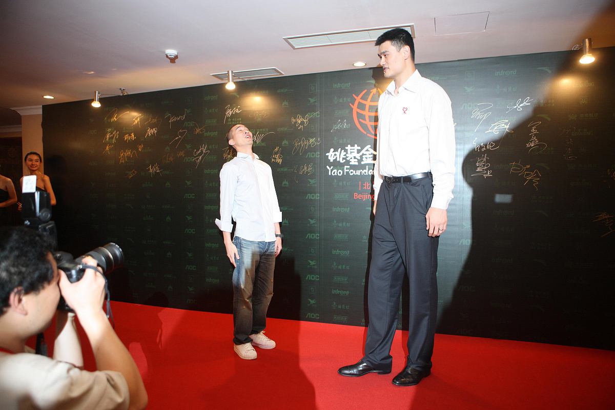 2011年7月9日讯,姚明的娱乐情缘.黄立行,姚明+++_+++姚明纳什慈善之旅