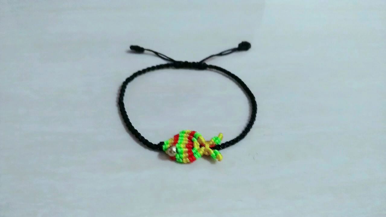 迷你小鱼儿手绳编织过程