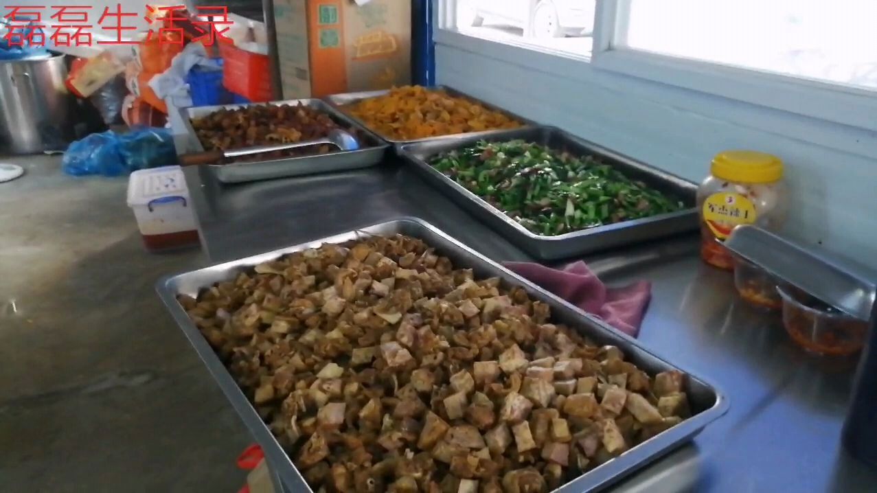 广东:高温持续工地农民工食堂,5菜1汤,一起看看有什么菜?