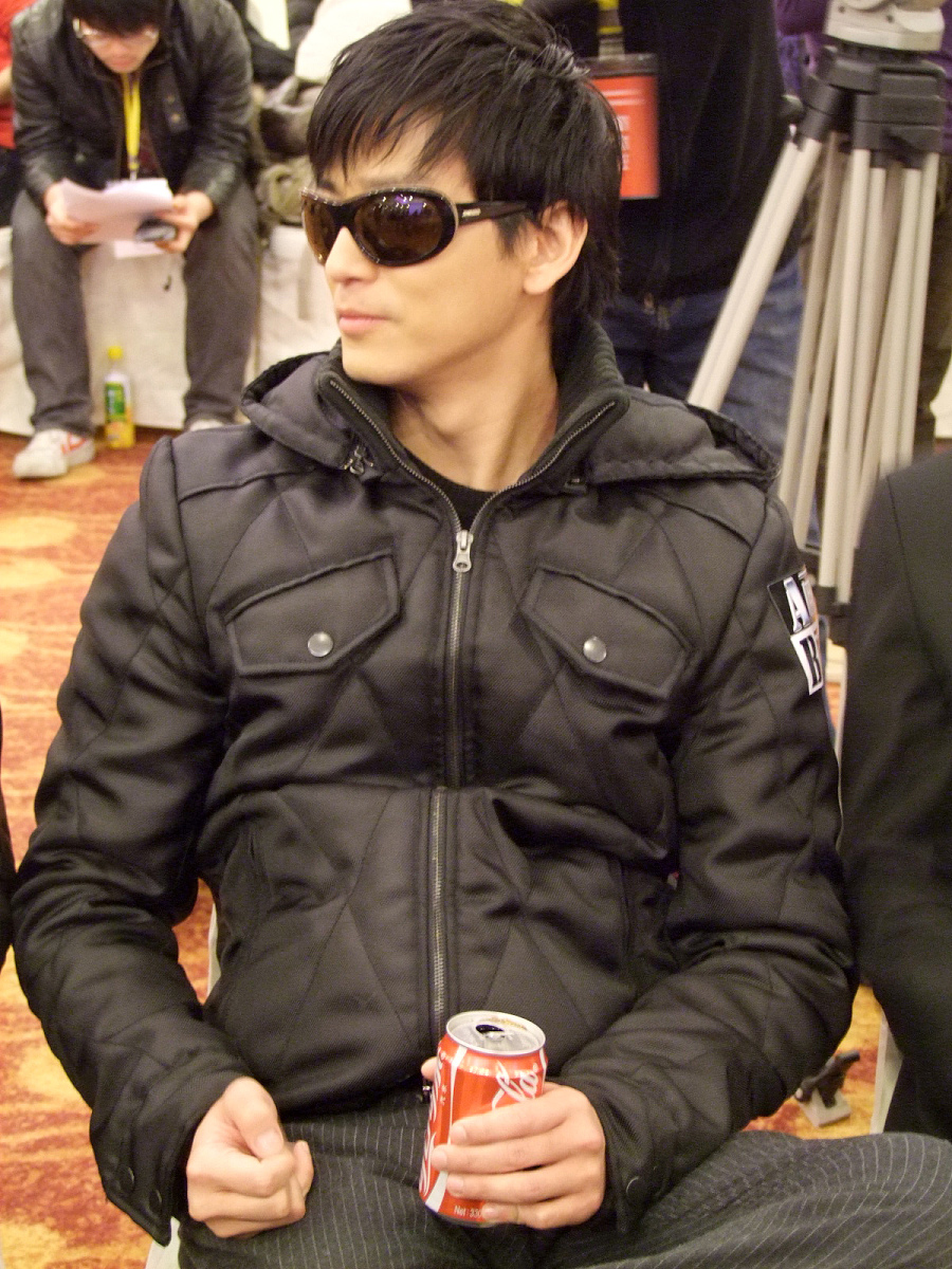 2010年2月28日,北京,首部涉及精神病题材电影《a面b面》发布会.***_**
