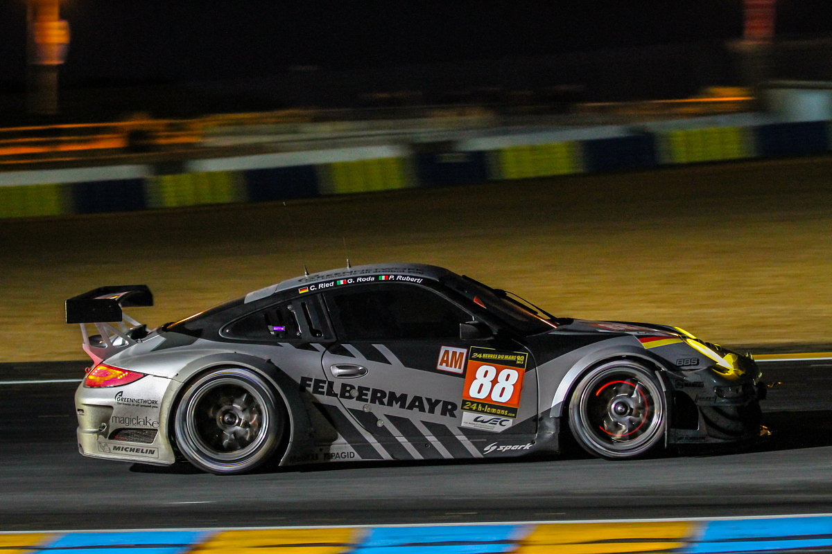 2019 保时捷 911 GT2 RS Manthey-Racing: 高性能赛道利器