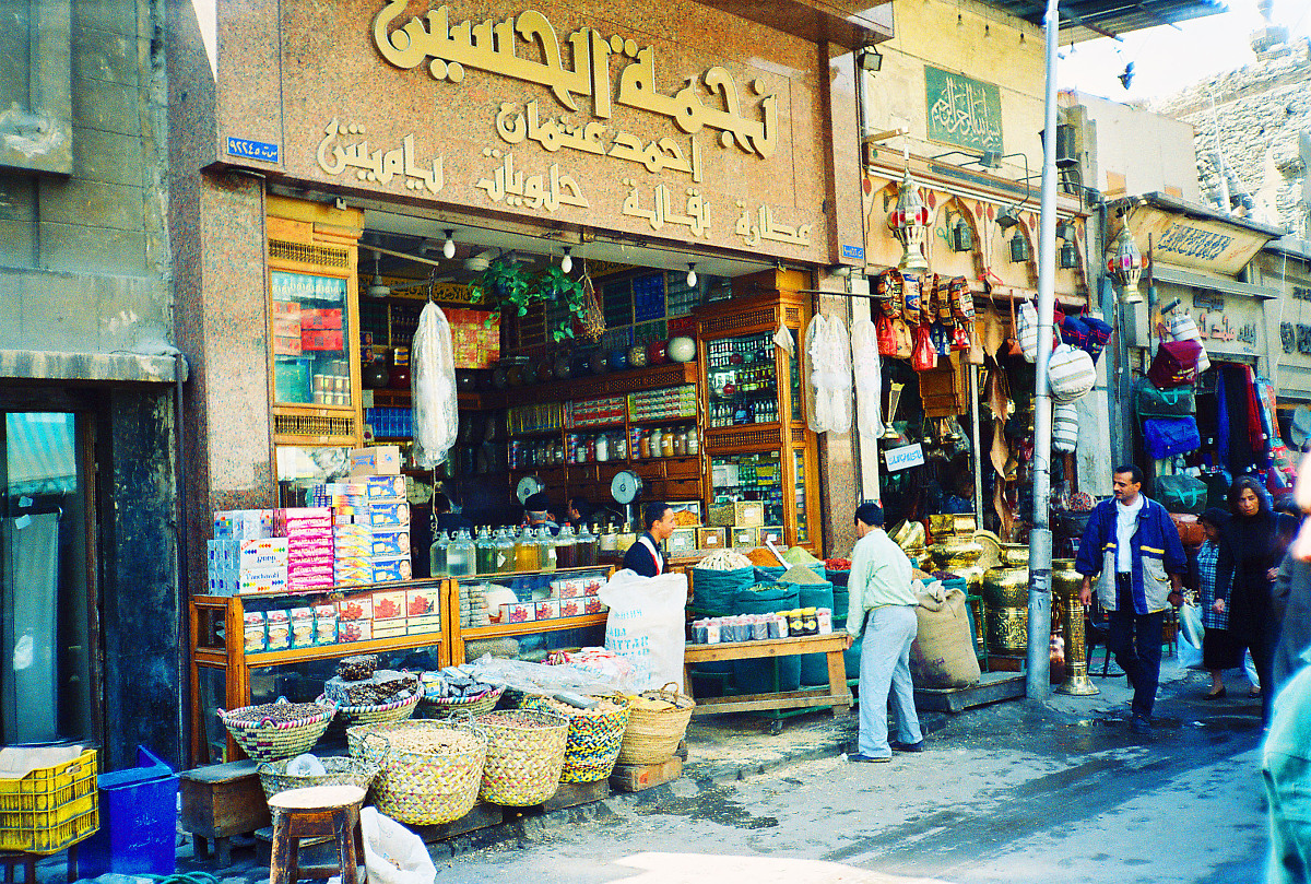 开罗记忆：香气、家人与汗哈利里市集的梦幻之旅