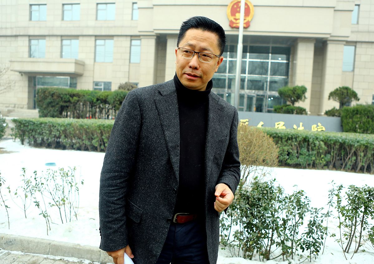 离婚财产案哪开庭离婚财产案件的开庭地点一般是在当地法院。具体的开庭时间和地点可以通过法院的官方网站或者电话查询得知。继续