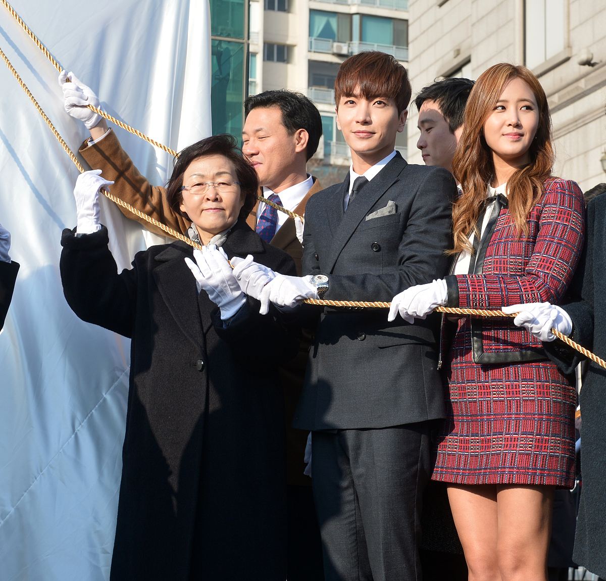 2015年3月12日讯,首尔,当地时间3月13日,明星出席韩流明星大道2期建成