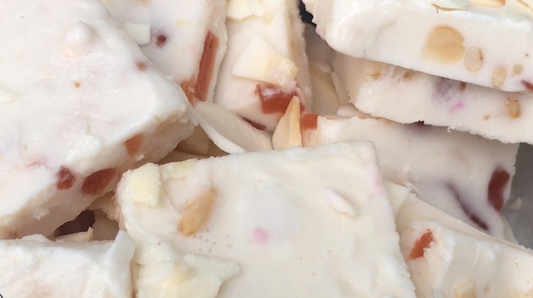 郑州最任性炒酸奶,等两个小时才吃到,结果却被拿来做了黑暗料理