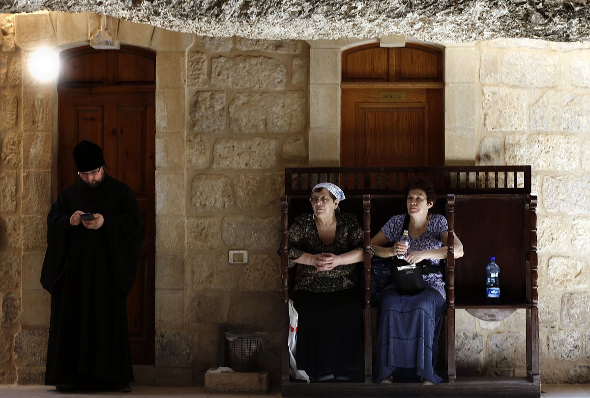 失落的信仰：一个神父的觉醒之旅