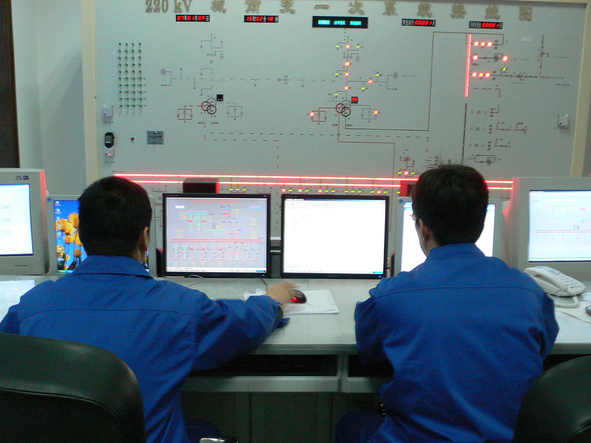 空气监测站运维日报：PANS校准仪流量检查及一体机维护