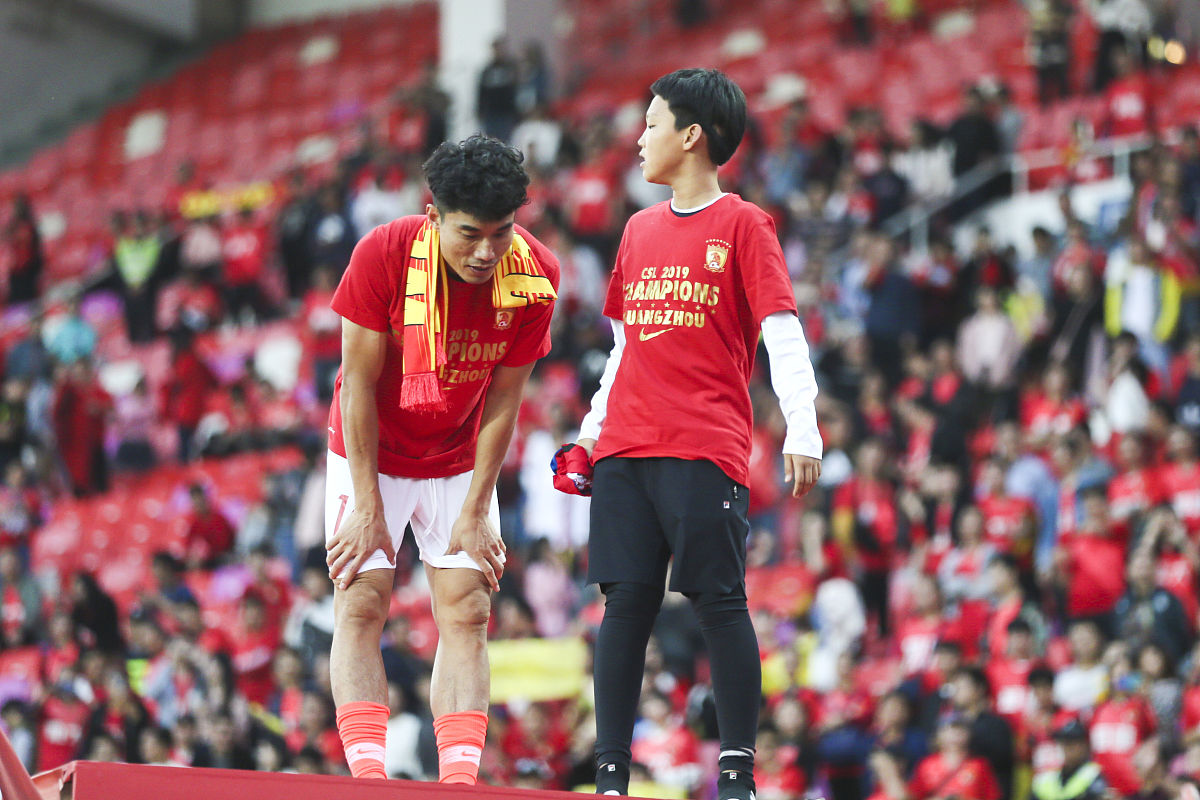 2019年12月1日,广东广州,2019中超第30轮,恒大淘宝3-0申花,赛后恒大众