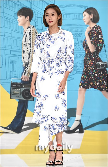 她姐问我听谁说她妹妹结婚了我说猜的她就说你以为是神仙吗你以前怎么不猜 要怎么回她姐