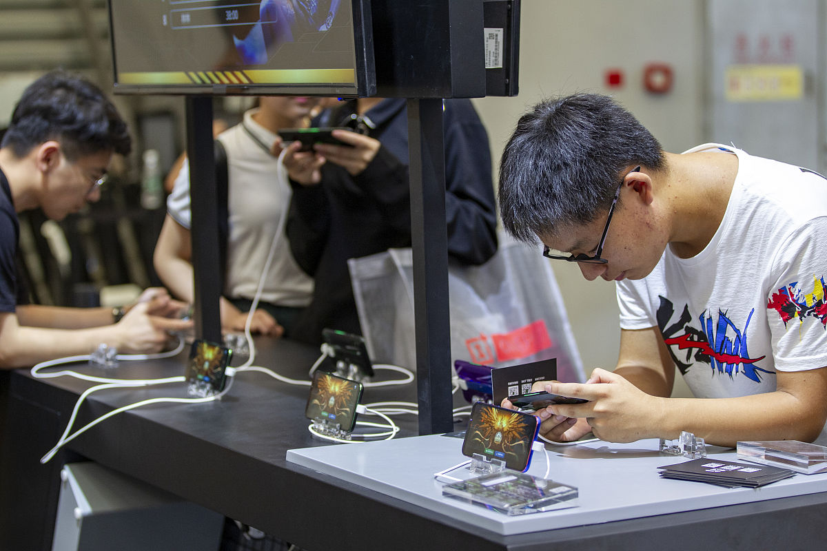 手游脱机脚本：解放双手，效率升级？