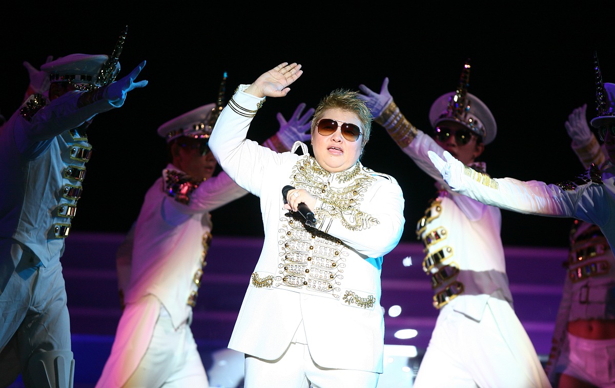 2012年9月22日,成都,韩红在成体中心举行"美丽世界"2012世界巡演成都