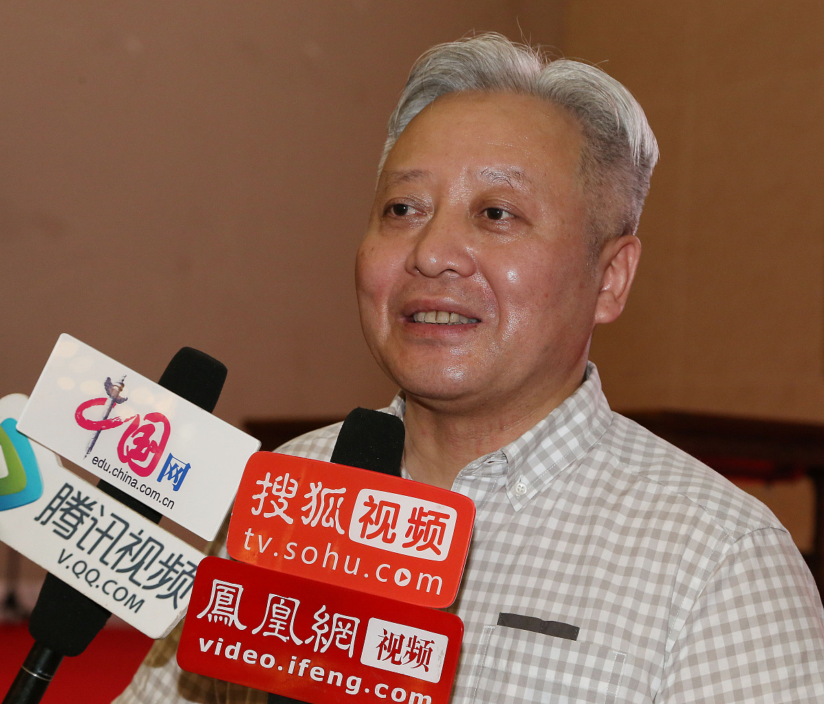 家庭教育目标：培养健康、独立、负责任的孩子