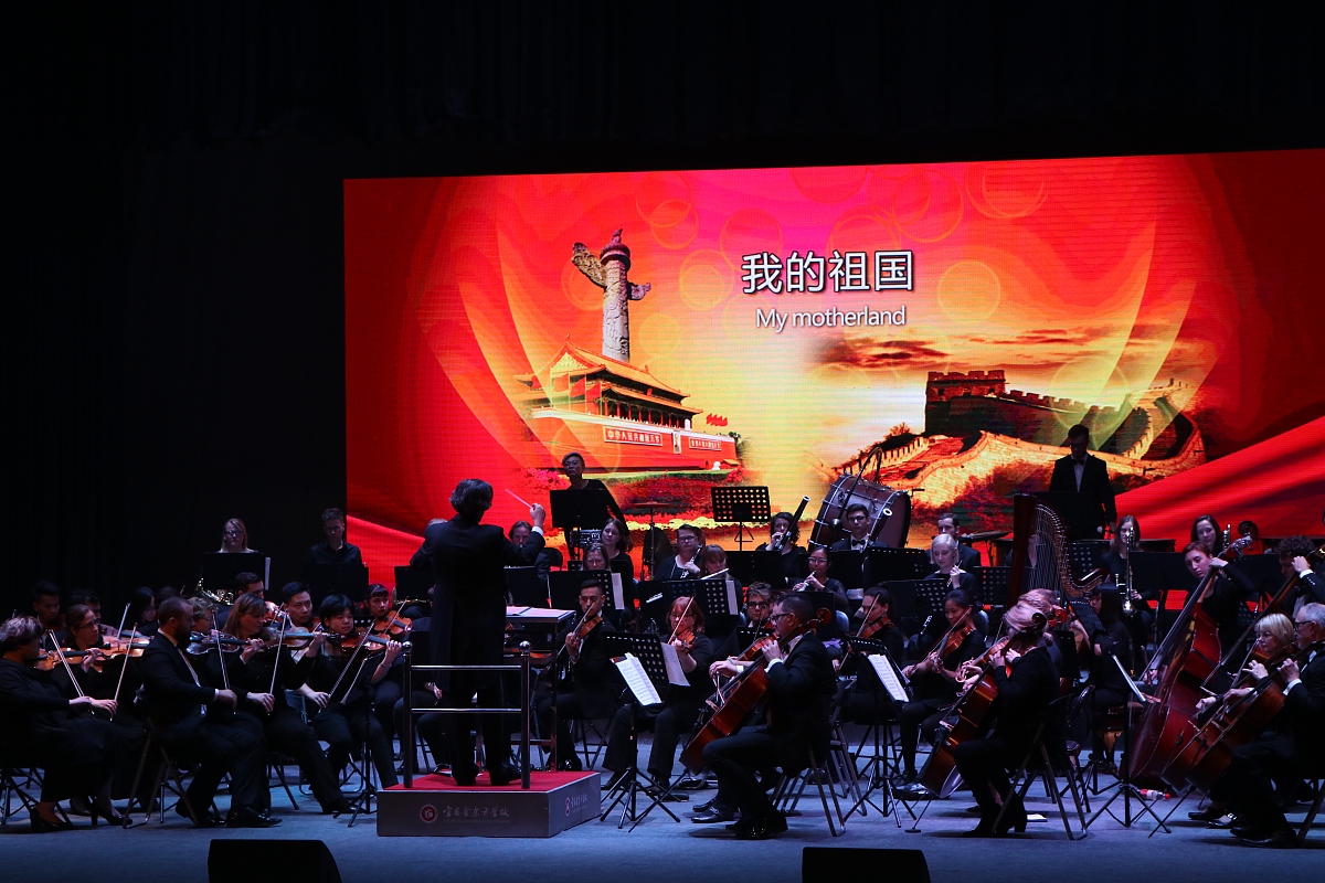 《春节序曲》李焕之乐曲介绍