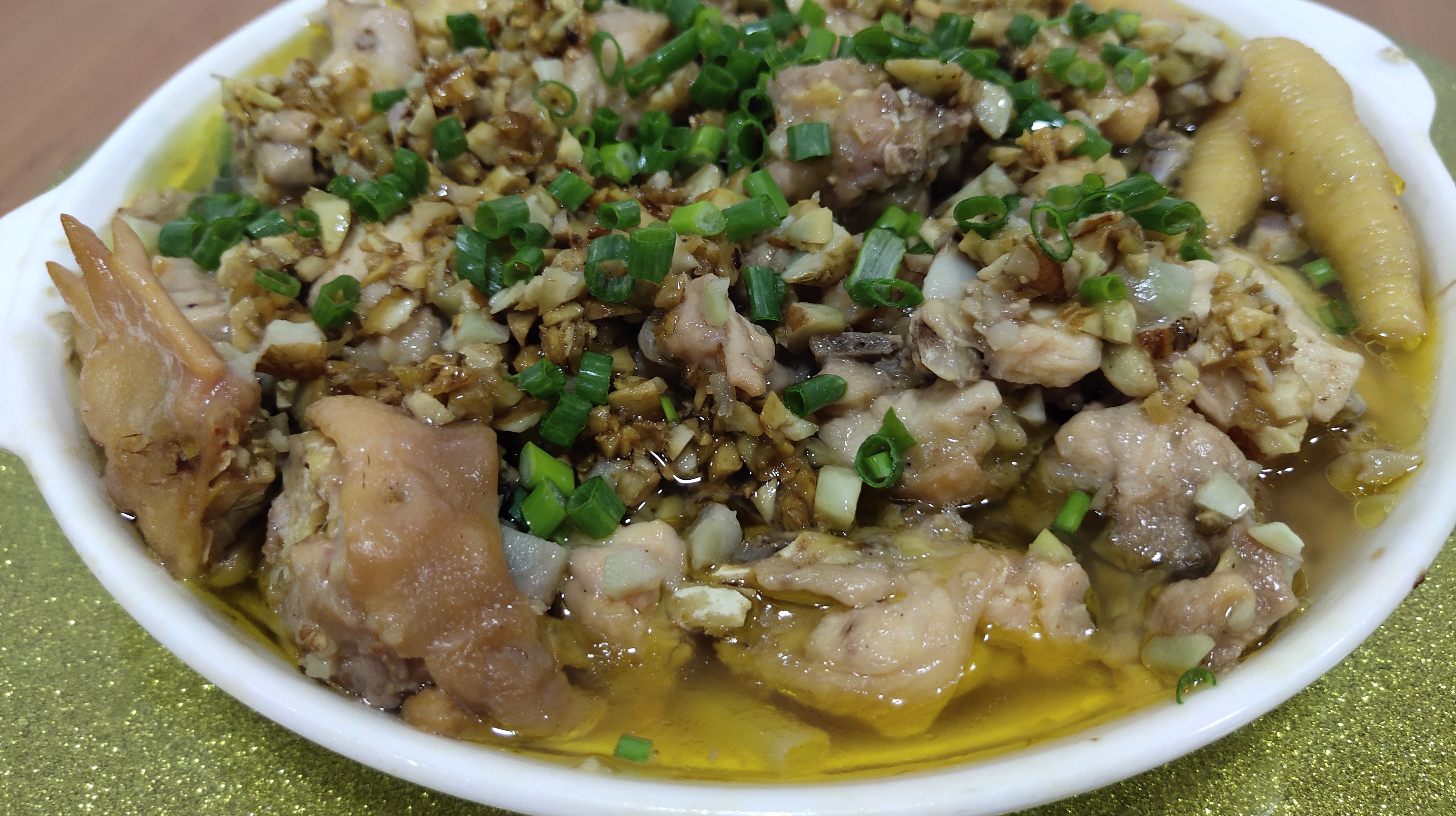 鸡的吃法唯爱沙姜鸡 沙姜的鲜美 鸡肉的滑嫩 汤汁拌饭的诱惑