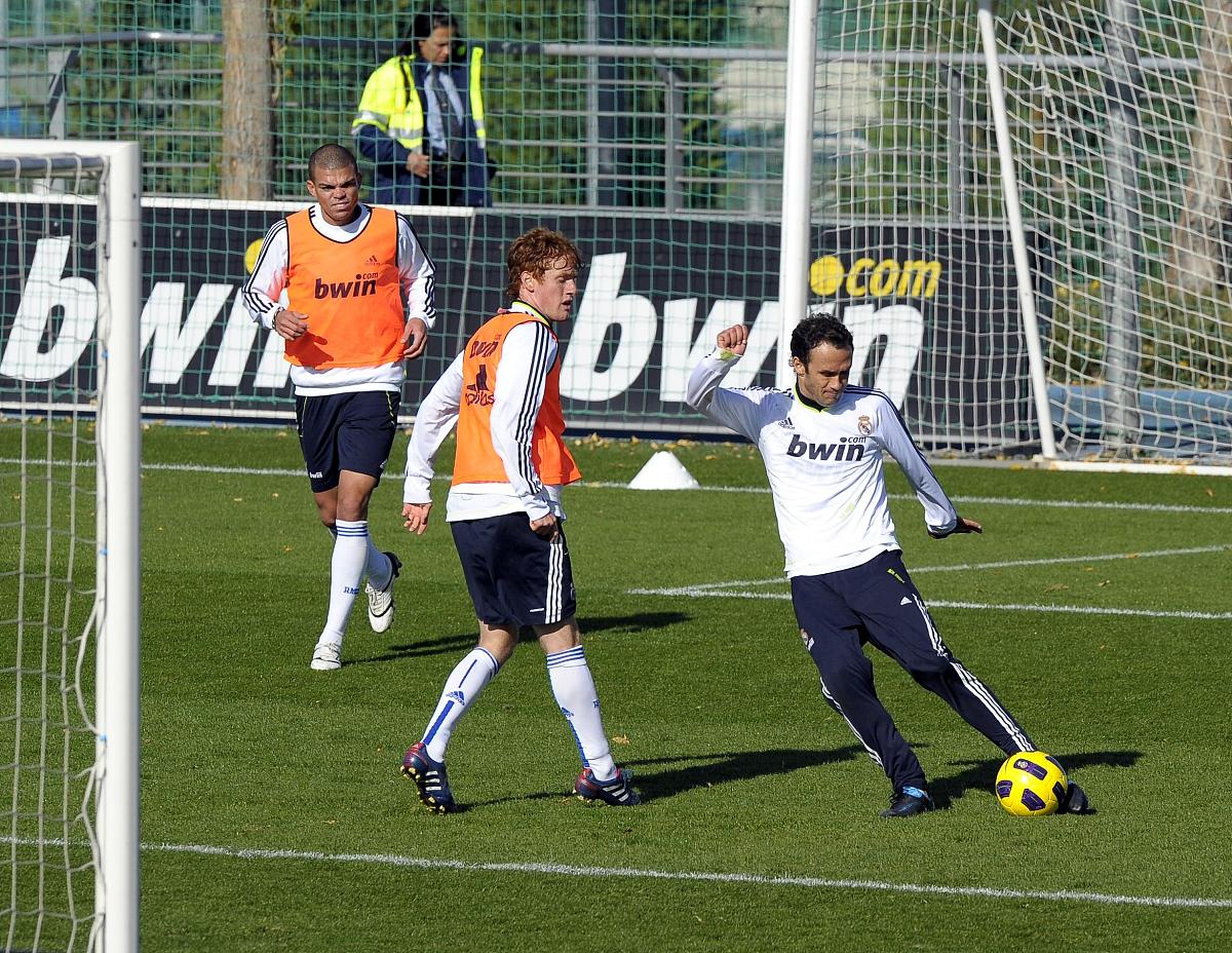 2010年11月11日,10/11西甲第11轮前瞻,皇马备战.***_***entrenamiento