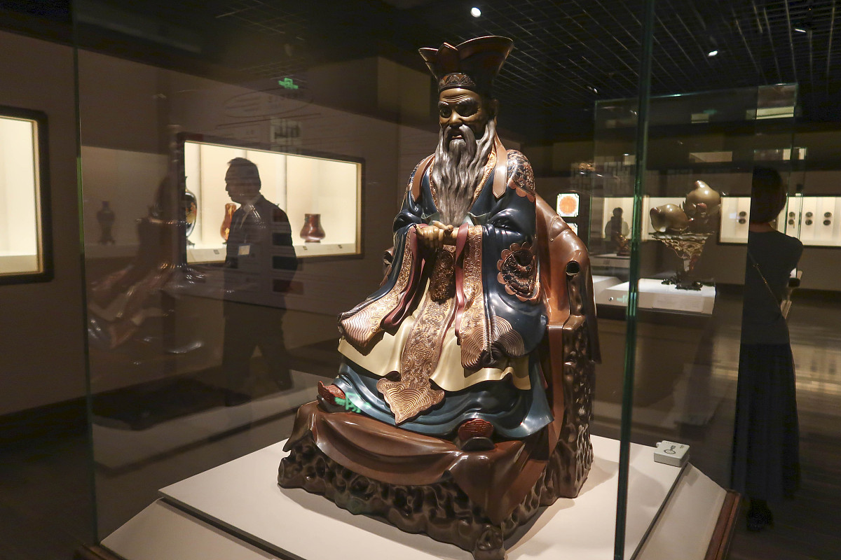 ***_***2018年11月15日 ,"千文万华——中国历代漆器艺术展"在上海博