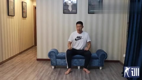 脚底长了鸡眼的,一个大蒜,一天3分钟,赶走鸡眼,走路不难受
