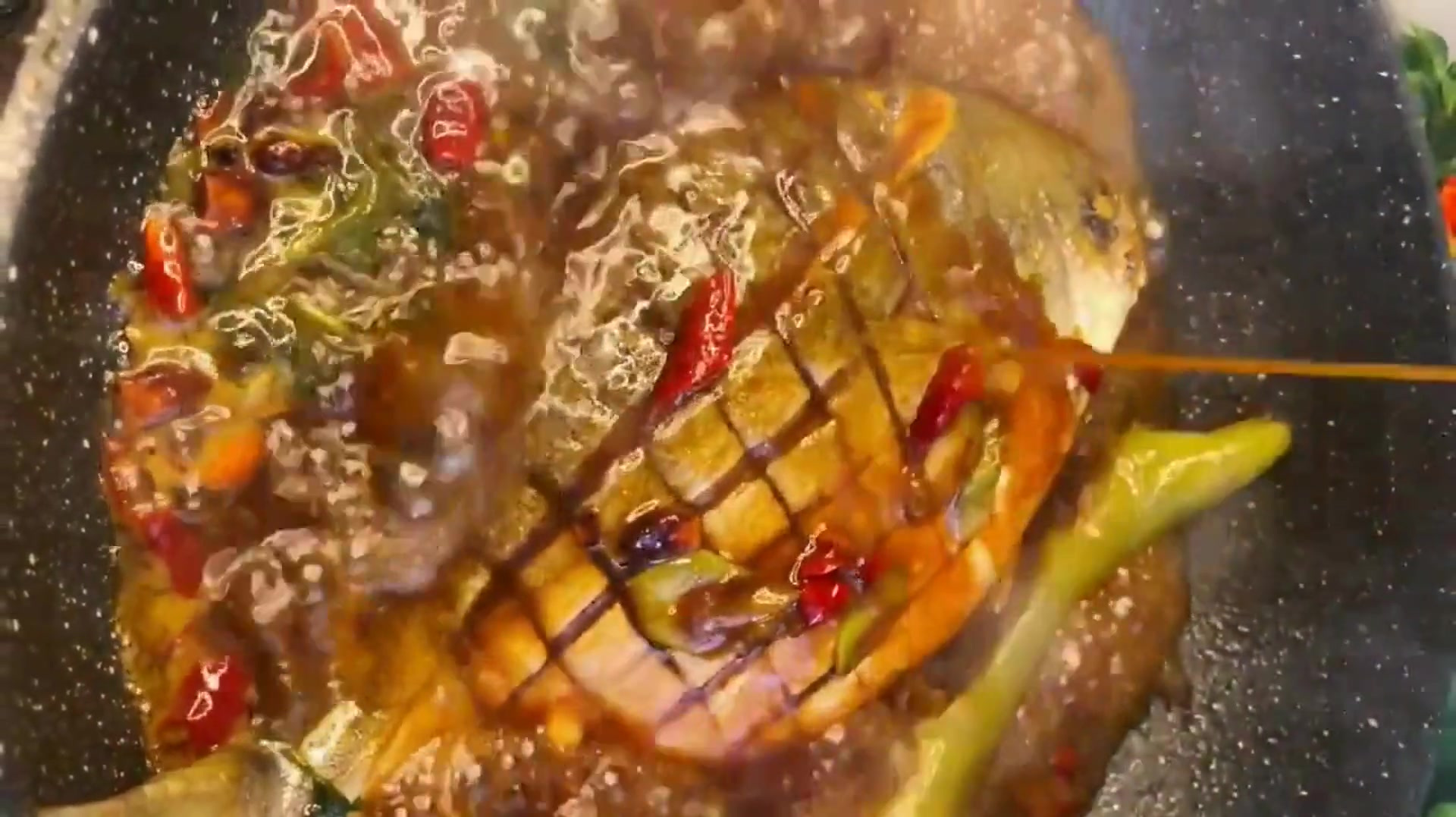 美食攻略家庭版酱焖鲳鱼做法分享