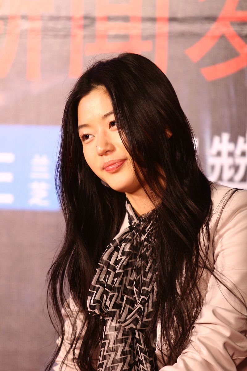 2006年4月25日,北京,电影《雏菊》举行记者见面会.全智贤+++_+++雏菊