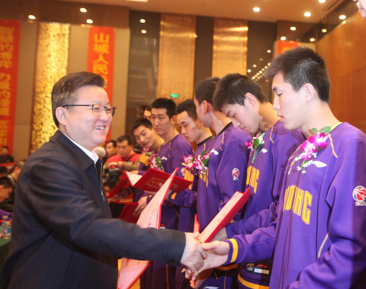 2013年11月2日,辽宁本溪,13/14cba前瞻,辽宁衡业召开新赛季新闻发布会