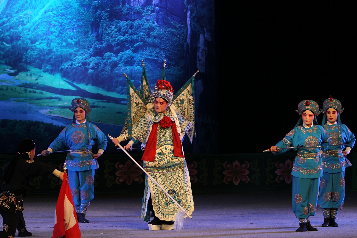 重庆文化艺术职业学院2019年招生：QQ和电话联系方式