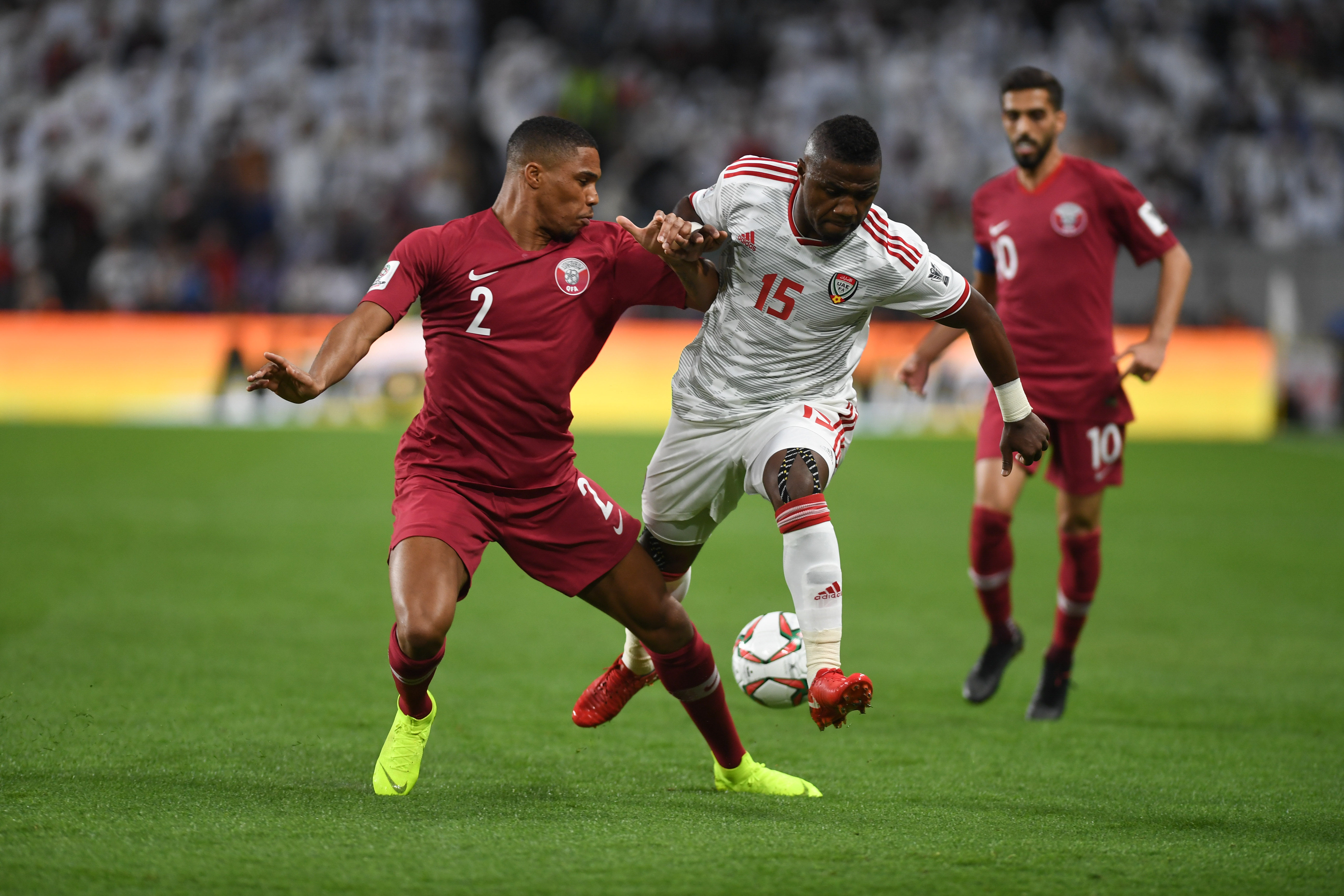 足球--半决赛:卡塔尔队对阵阿联酋队