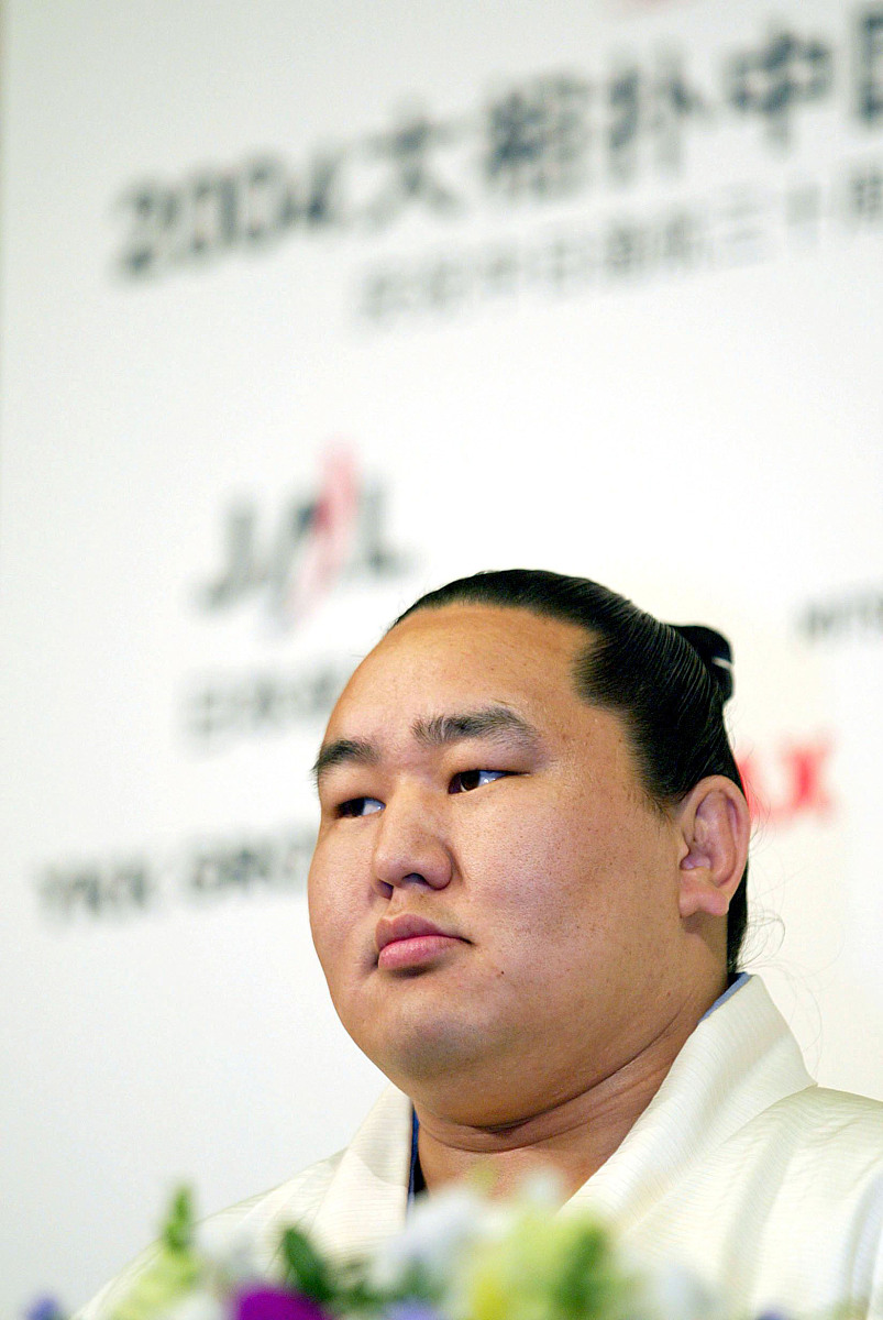 2004年6月3日,2004大相扑中国公演记者招待会在北京长富宫饭店举行.北