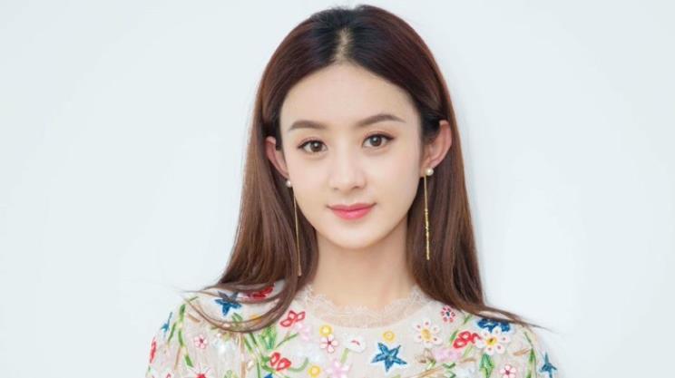 赵丽颖为啥能红成这样?娃娃脸的她都做了这些难怪爆红!