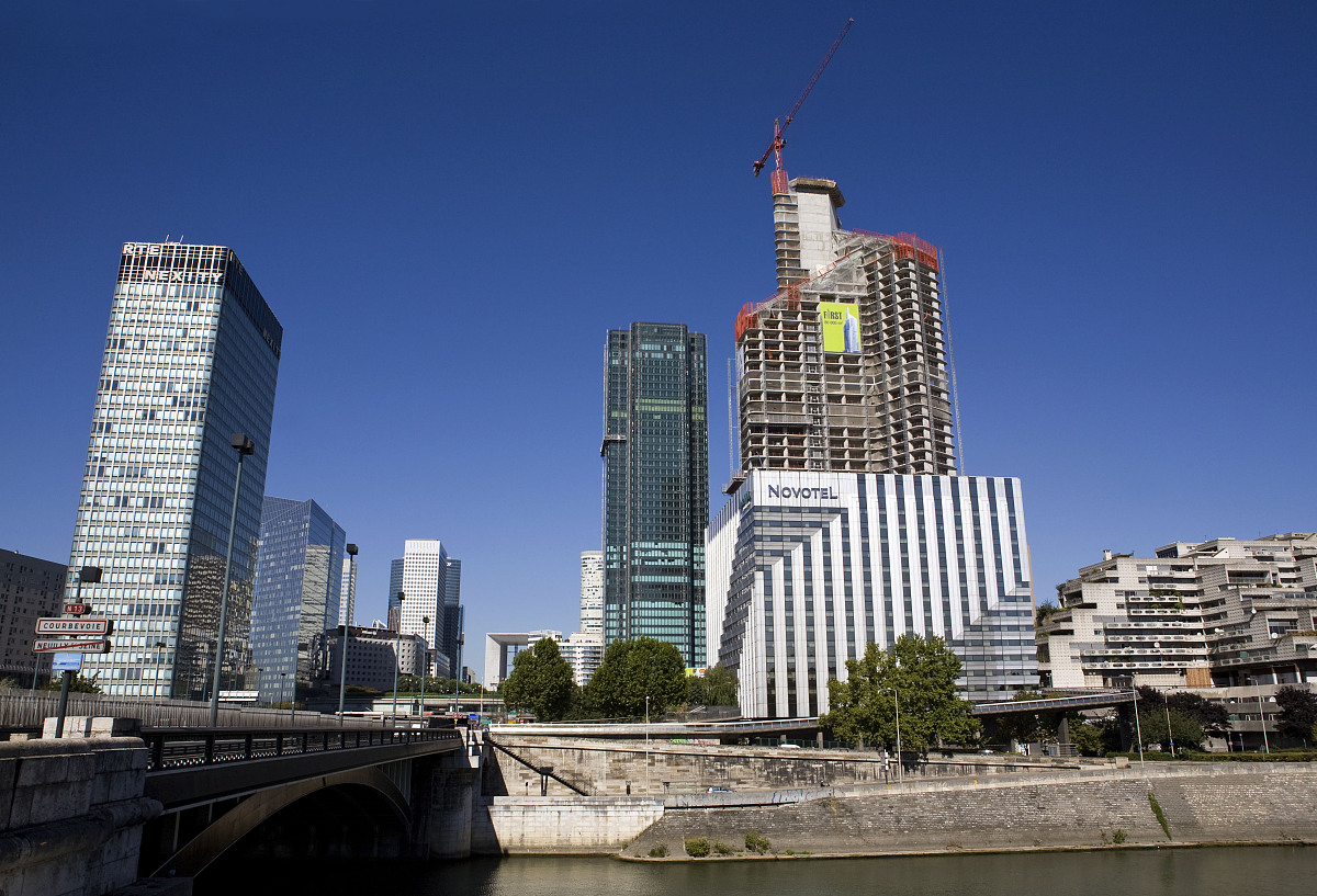 ***_***2009年8月31日,巴黎的现代化建筑群-拉德芳斯自上世纪50年代开