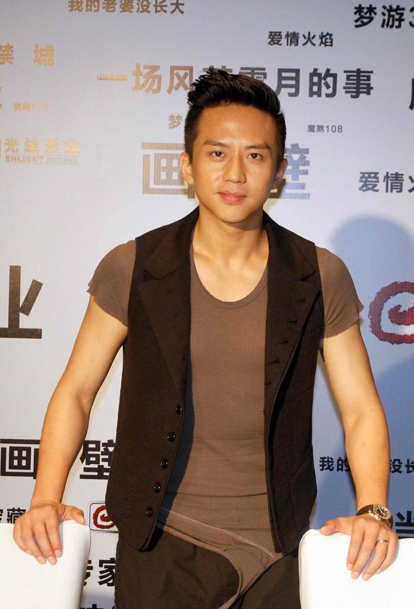 2011年6月12日,上海,第14届上海电影节.2011"e触即发"作品推介会.***_
