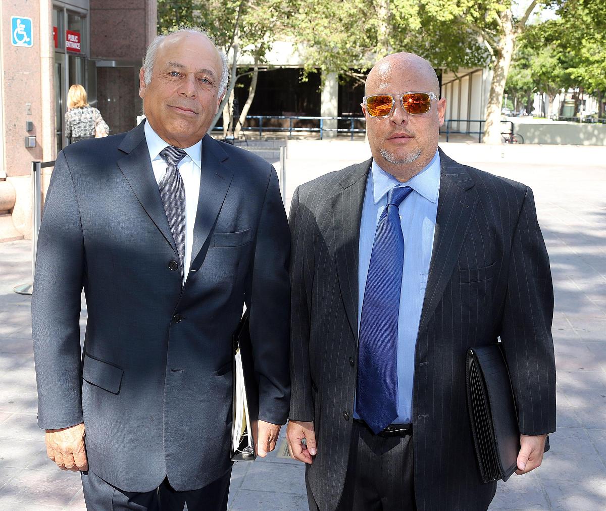 律师职业详解：法律专家、客户代理人与社会公正的捍卫者