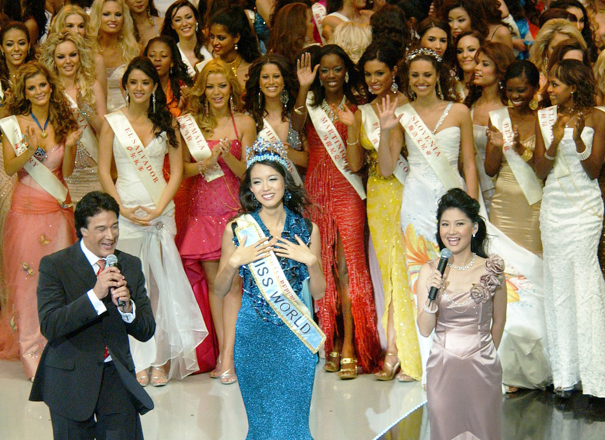2007.12.3,第57届世界小姐总决赛在三亚举行,来自130个国家和地区的选