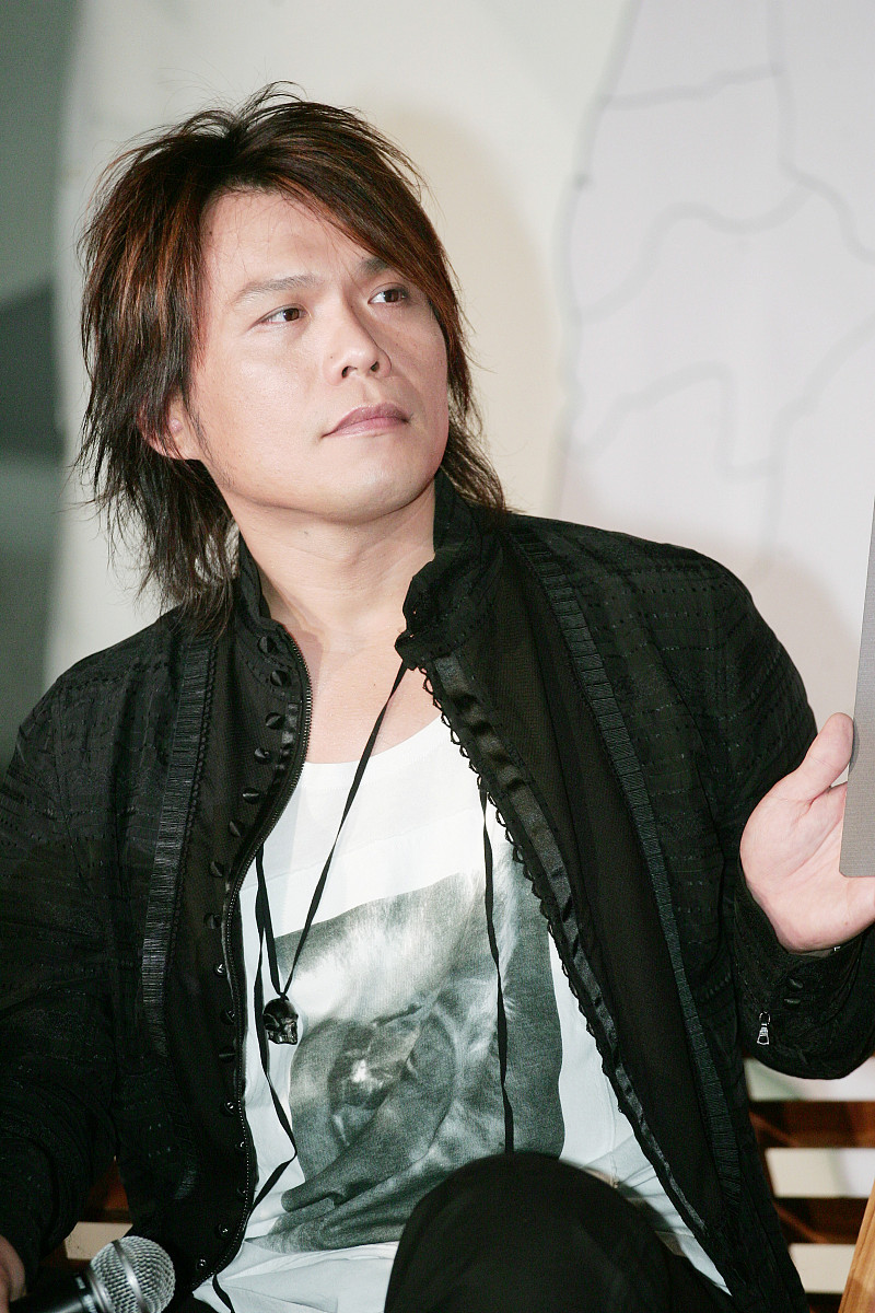 2007年9月27日,台北,伍佰为《你是我的花朵》演唱会冬季巡演举行记者
