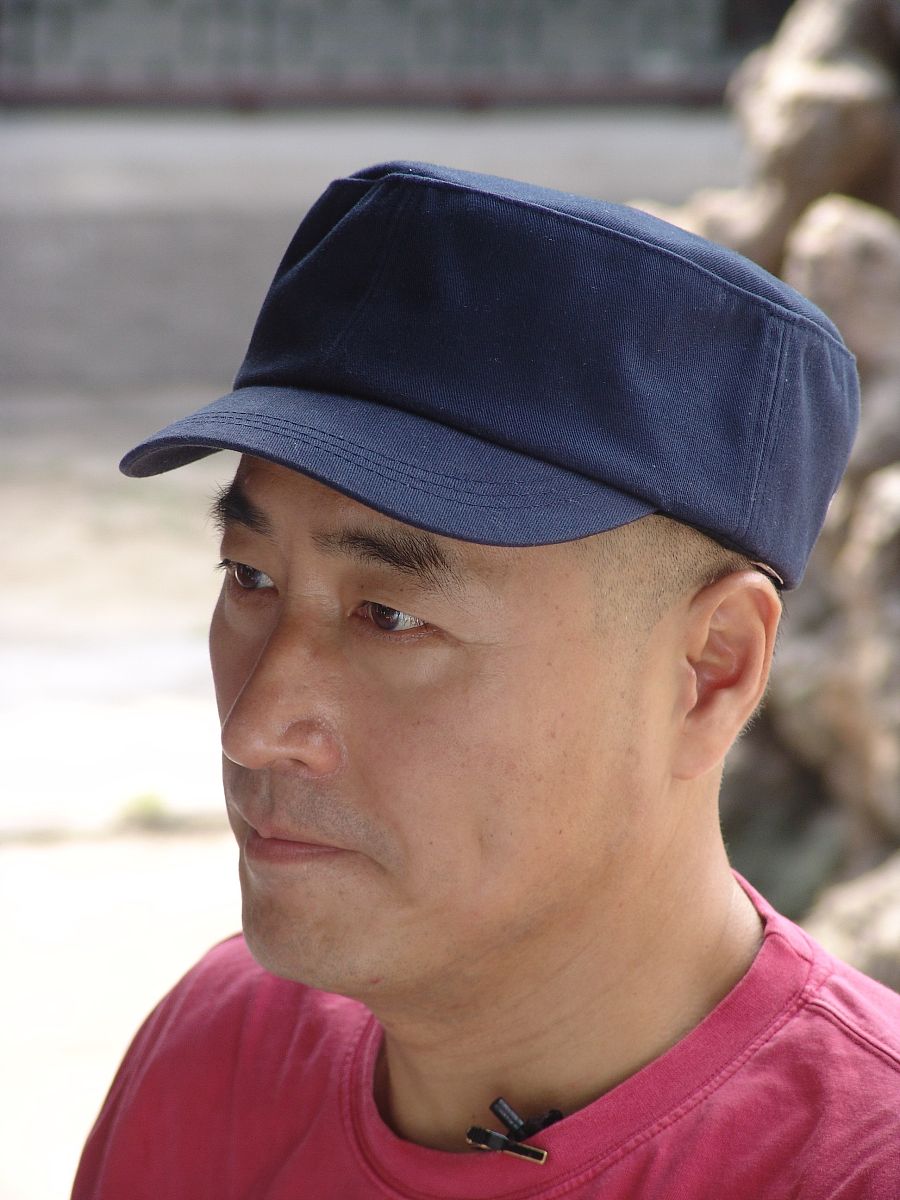 2005年7月3日,电影《定军山》举行了移师北京拍摄后的第一次发布会.杨
