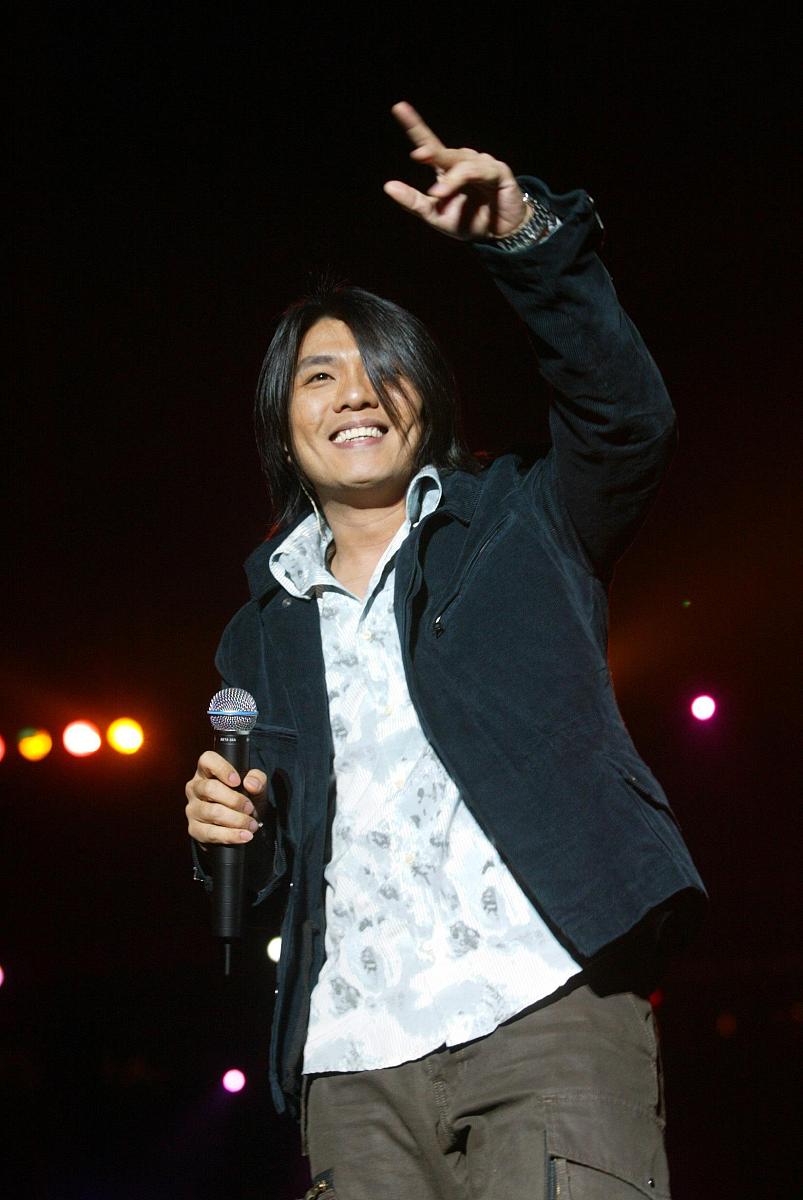 ***_***2003年11月30日,"明星风暴演唱会"在广州天河体育场举行.阿杜+