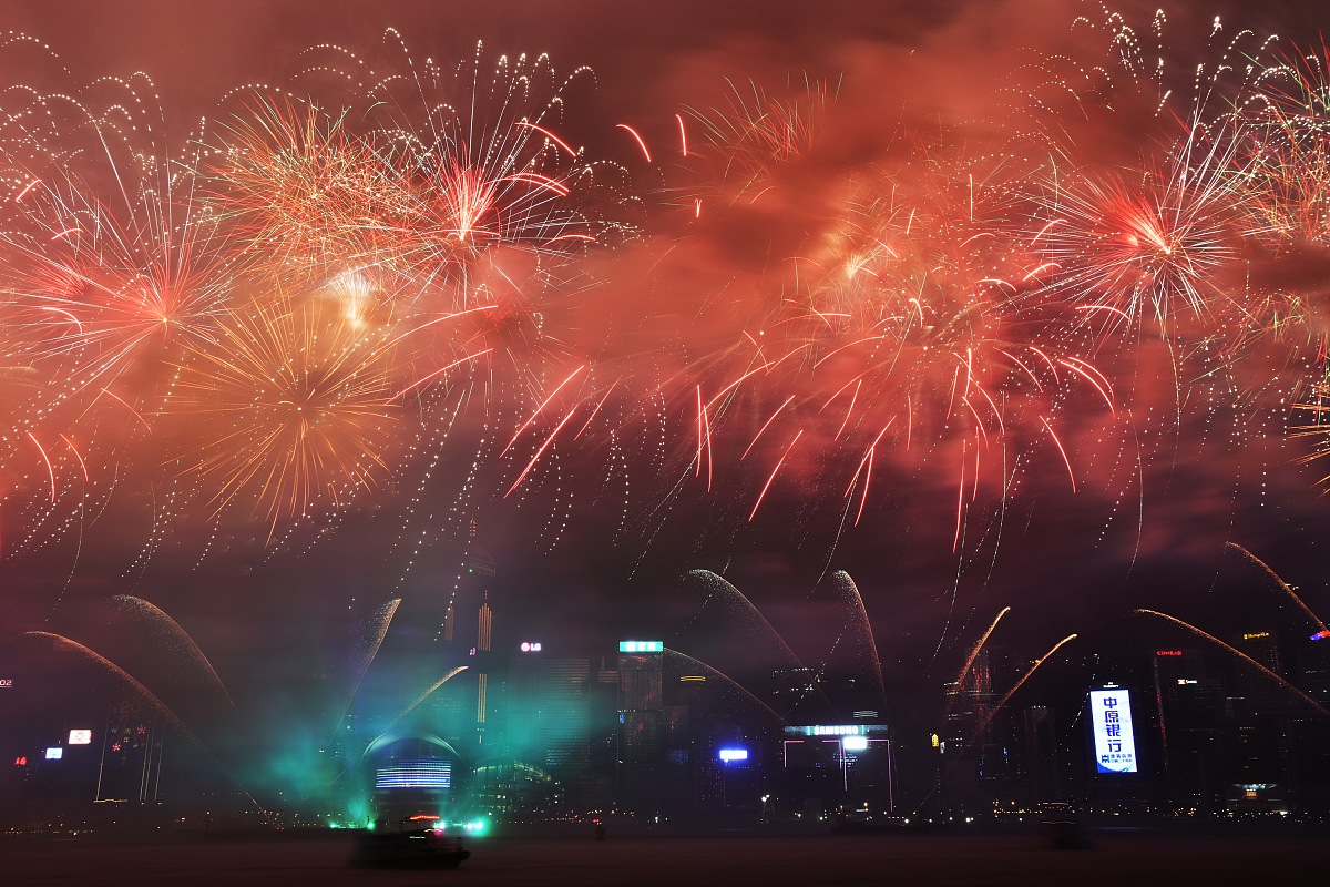 如何解决香港的人心回归200字