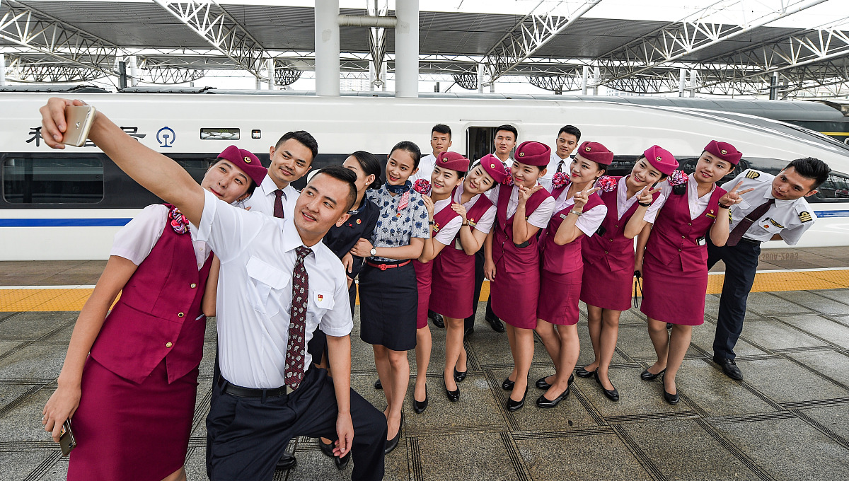 成都市高铁学校毕业生得到社会认可
