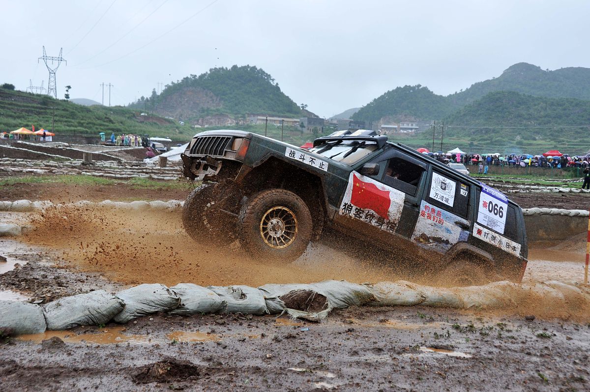 参赛全免费命题挑战、自由创作尽在你的创作之下改写的更煽动一点广告语不能太多字